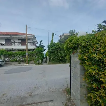 Lalas In Apartman Políhrono